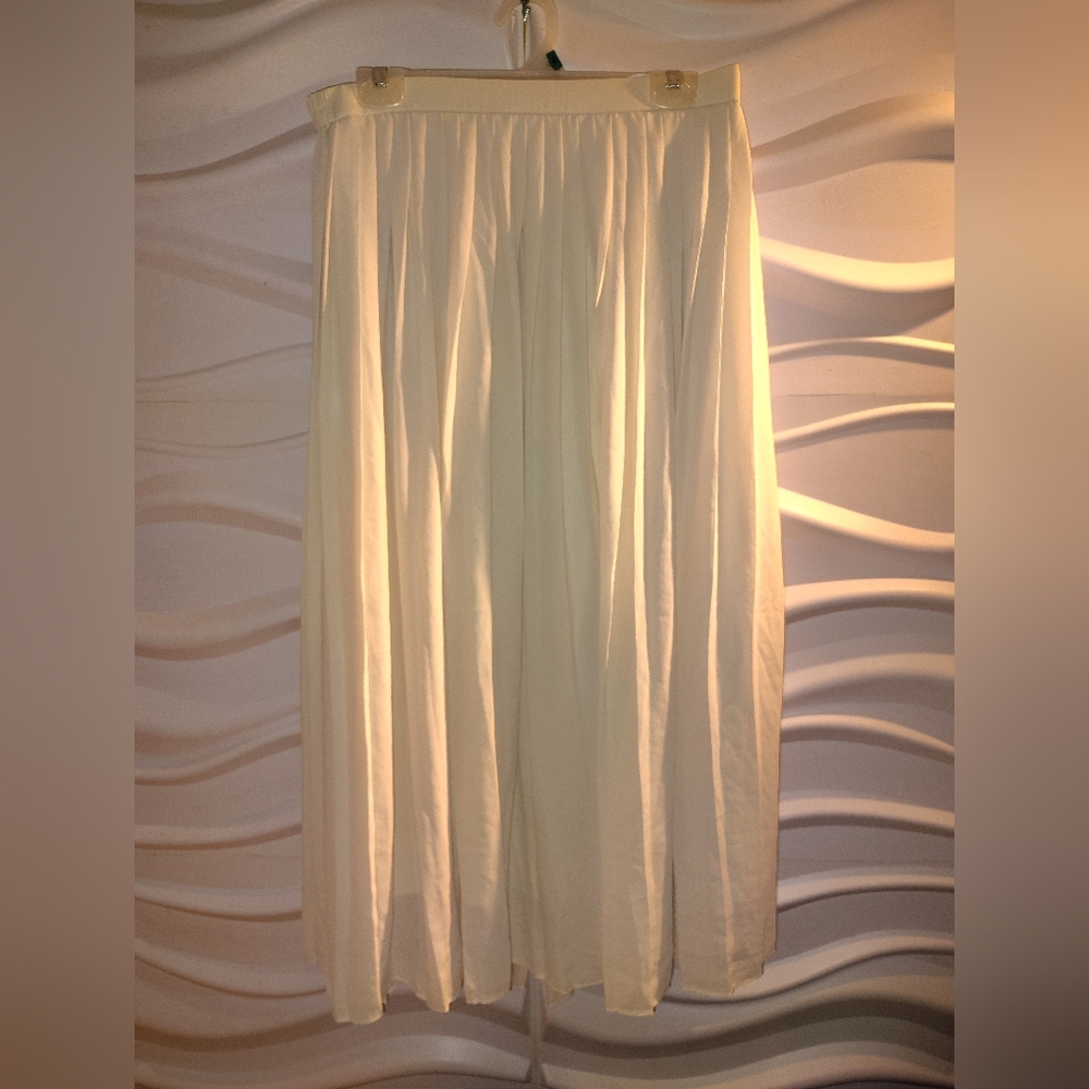 Pre-owned Elegant Cream Pleated Skirt Size 9